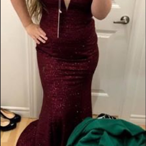 Prom dress - Picture 2 of 5